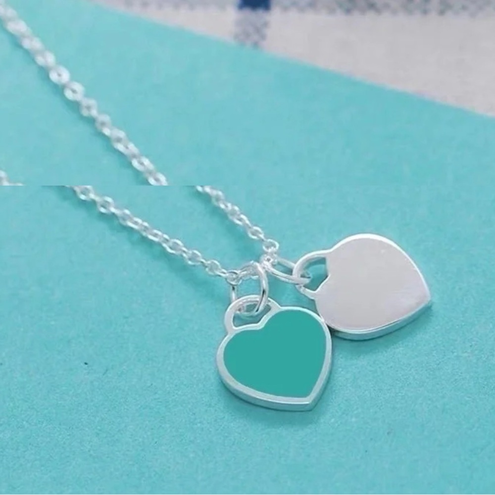 Silver and greenish Heart Pendant Necklace NEW